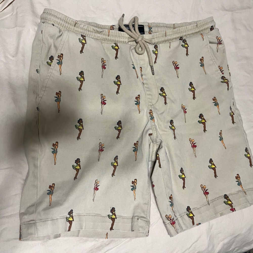 Forever 21 Men's Beige Patterned Athletic Shorts